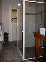 Studio: Bathroom